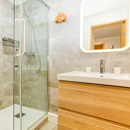 Homency - De L'alpe 30 Apartment